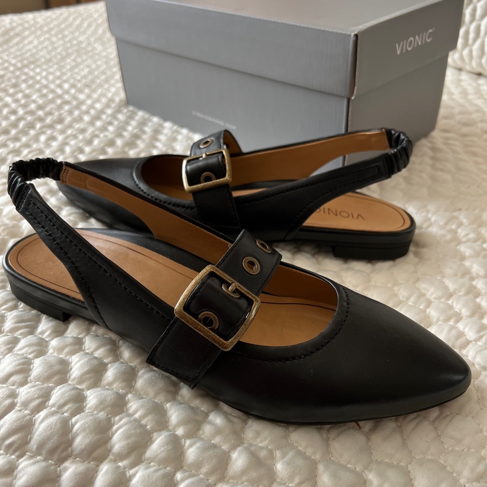NIB Vionic Elena Flat - Size 7